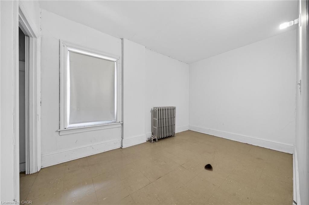 16 Mulberry Street Property Photo 23