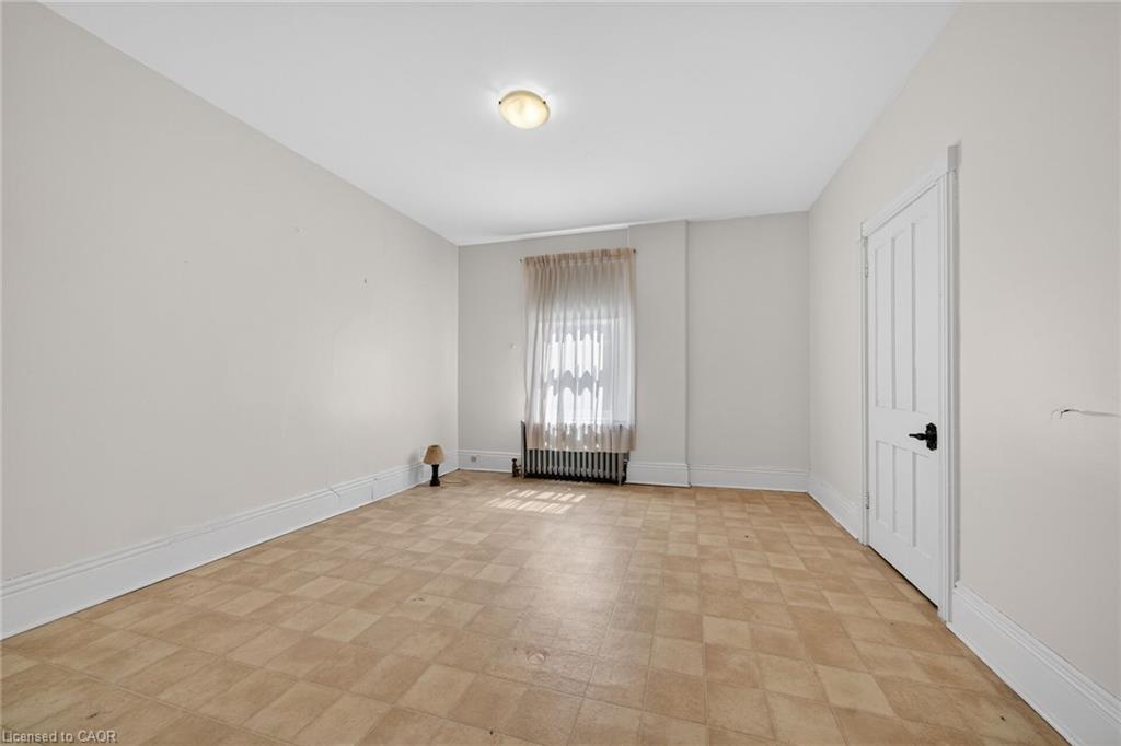 16 Mulberry Street Property Photo 26