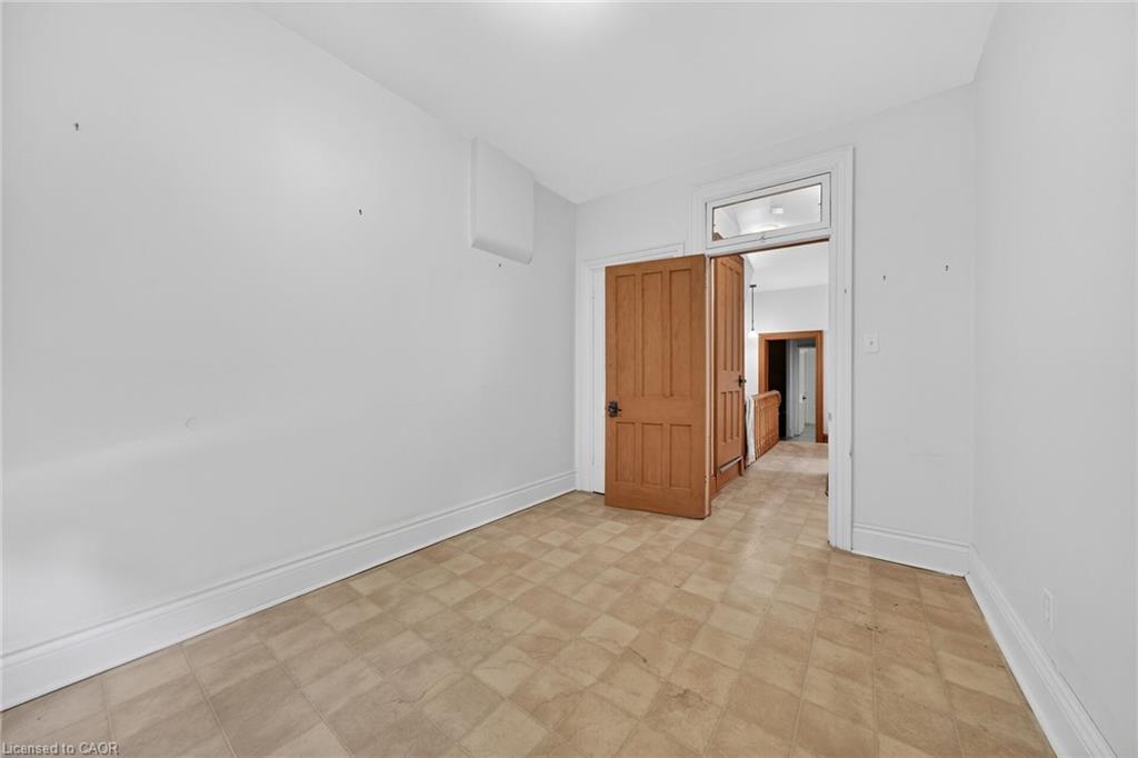 16 Mulberry Street Property Photo 30