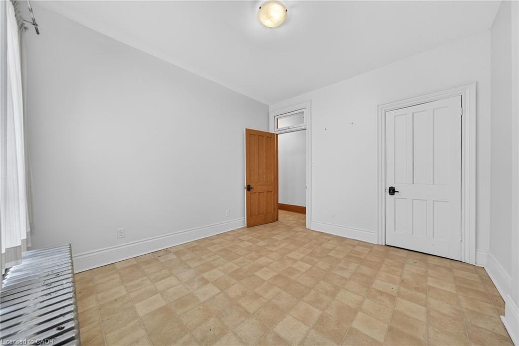 16 Mulberry Street Property Photo 32