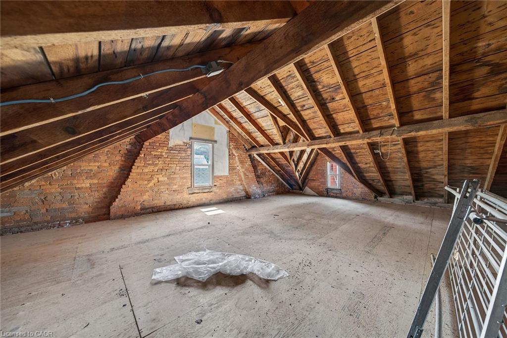 16 Mulberry Street Property Photo 34