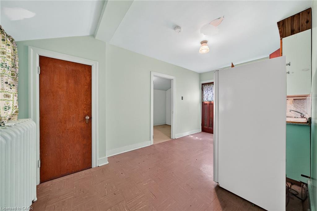 16 Mulberry Street Property Photo 36