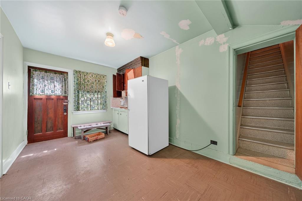 16 Mulberry Street Property Photo 37
