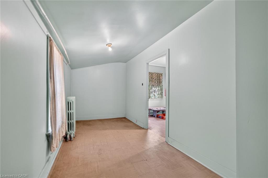 16 Mulberry Street Property Photo 40