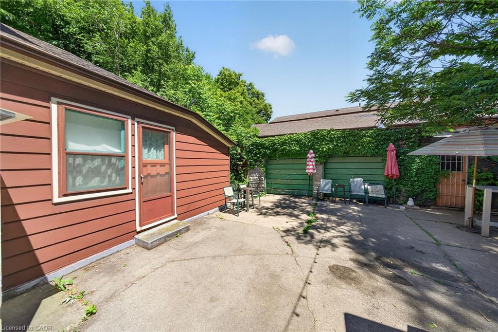 16 Mulberry Street Property Photo 45