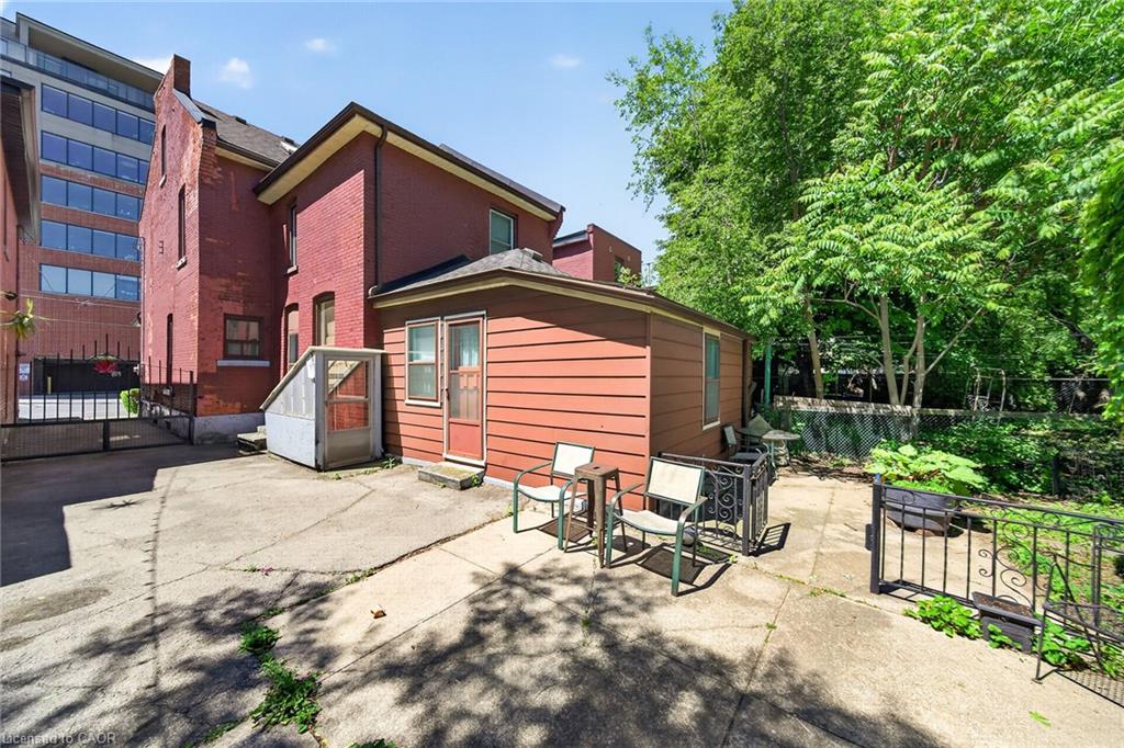 16 Mulberry Street Property Photo 47