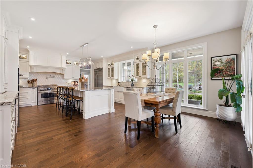 2073 Maplewood Road Property Photo 11