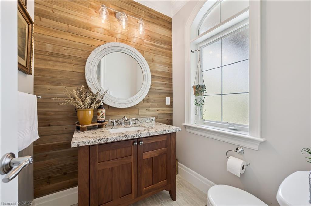 2073 Maplewood Road Property Photo 18