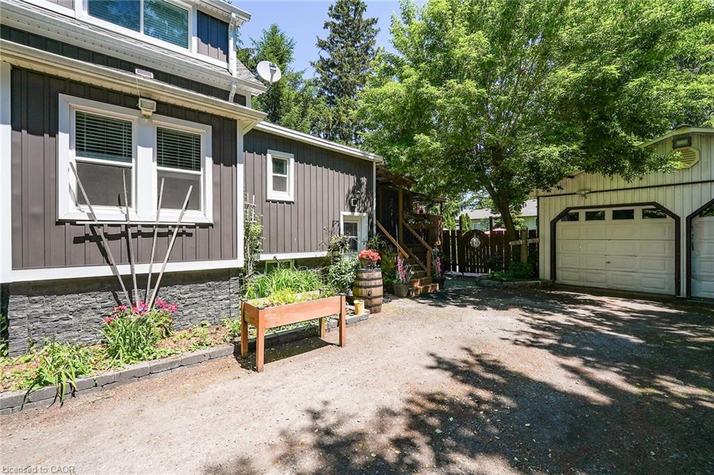 3555 Campden Road Property Photo 5