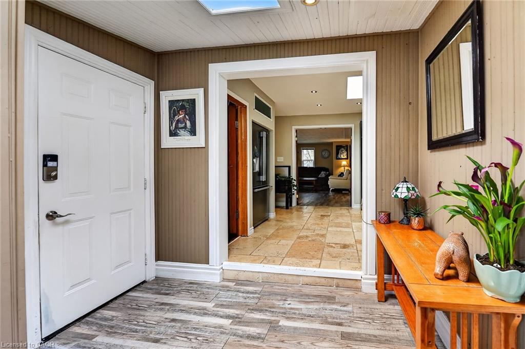 3555 Campden Road Property Photo 7