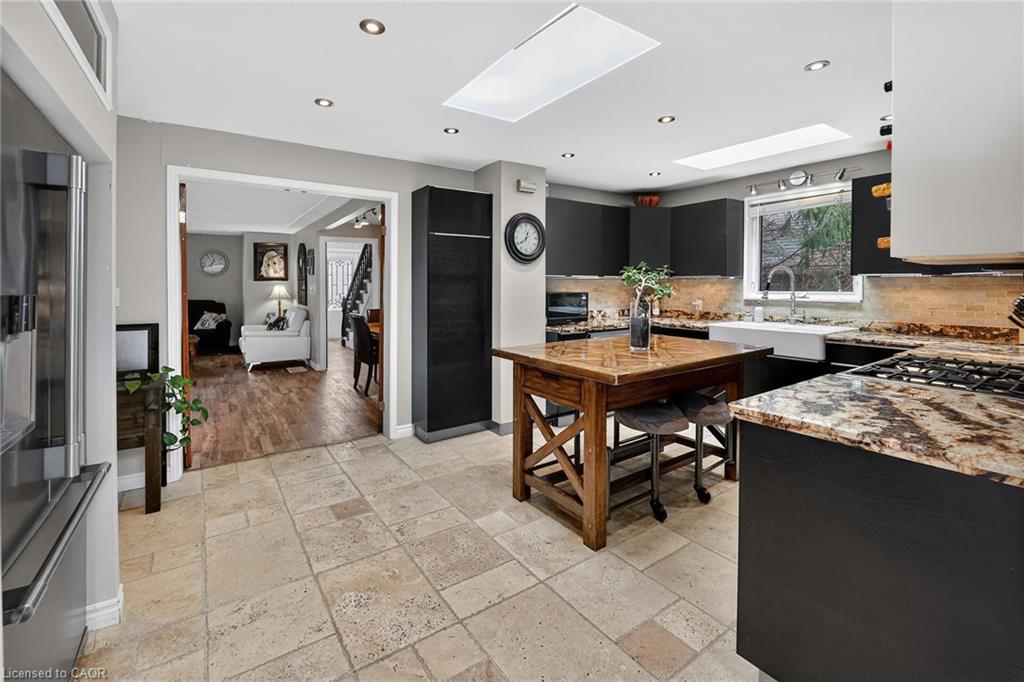 3555 Campden Road Property Photo 8