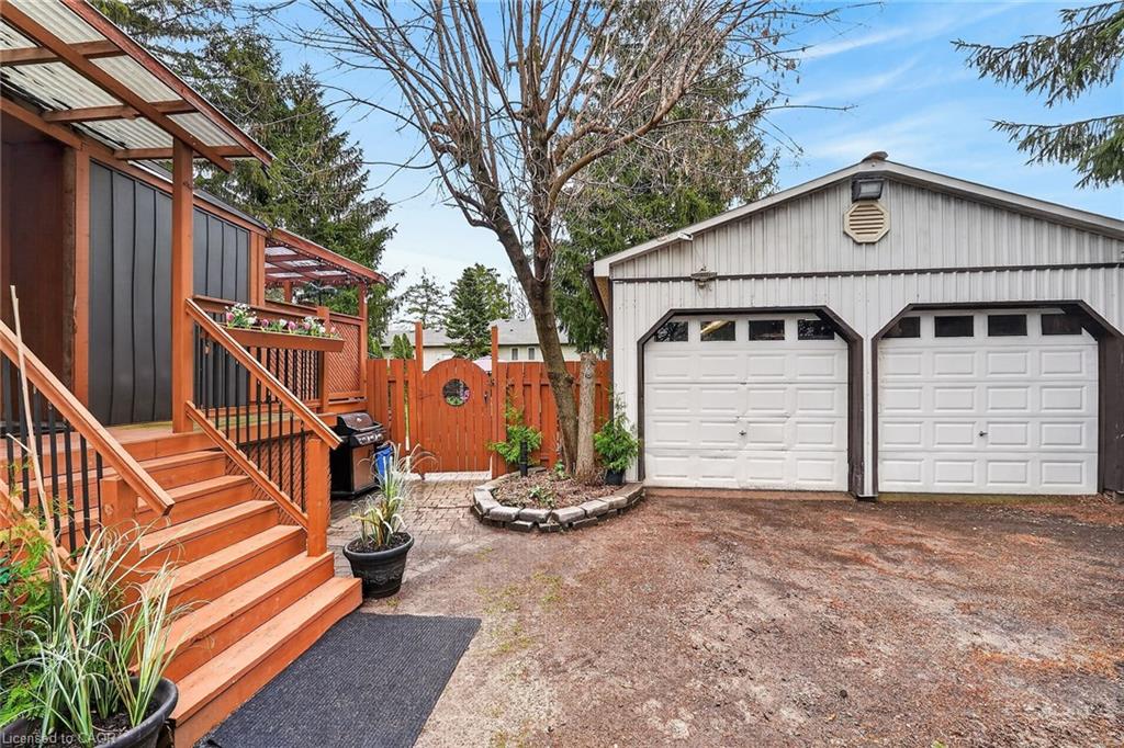 3555 Campden Road Property Photo 9