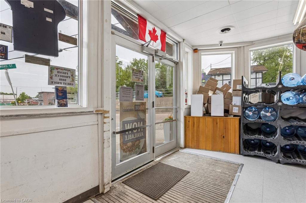 188 Queen Street Property Photo 22