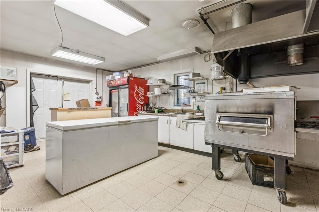 188 Queen Street Property Photo 23
