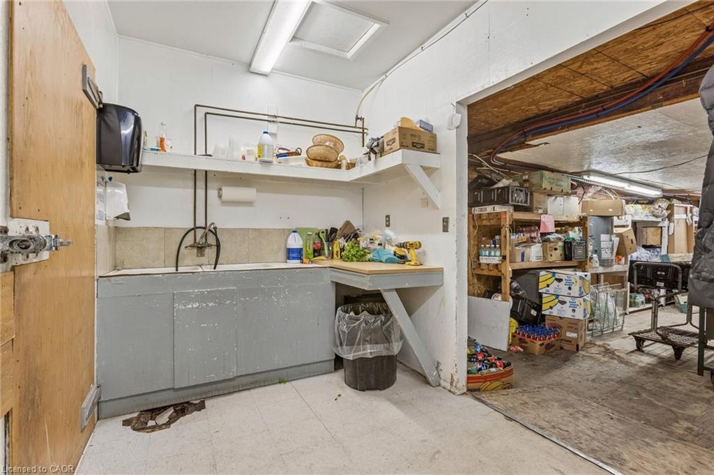 188 Queen Street Property Photo 28