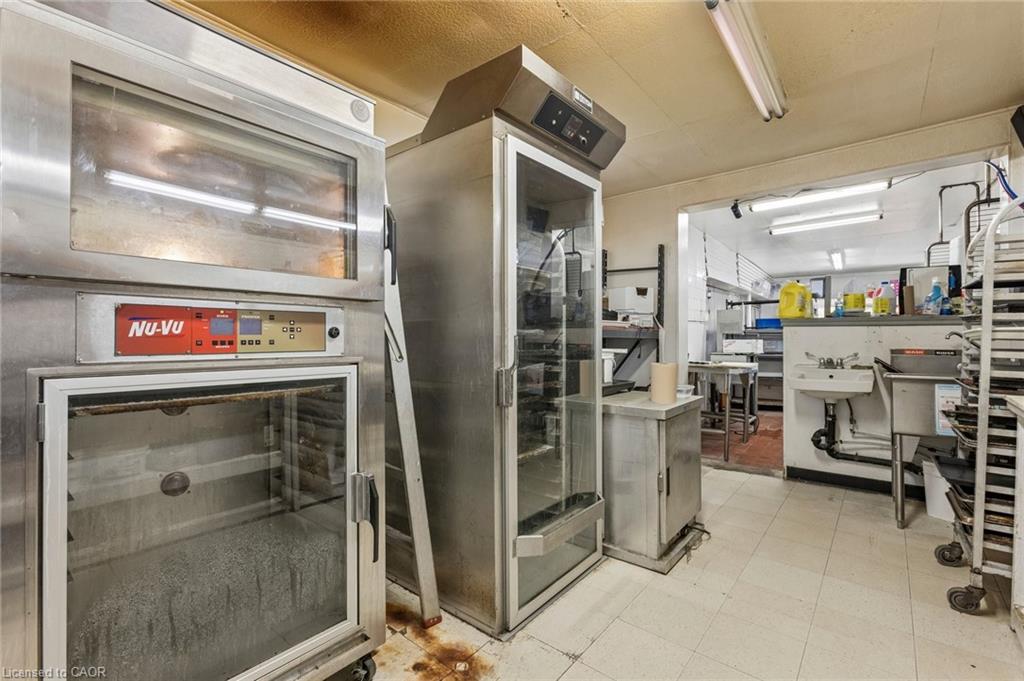 188 Queen Street Property Photo 33