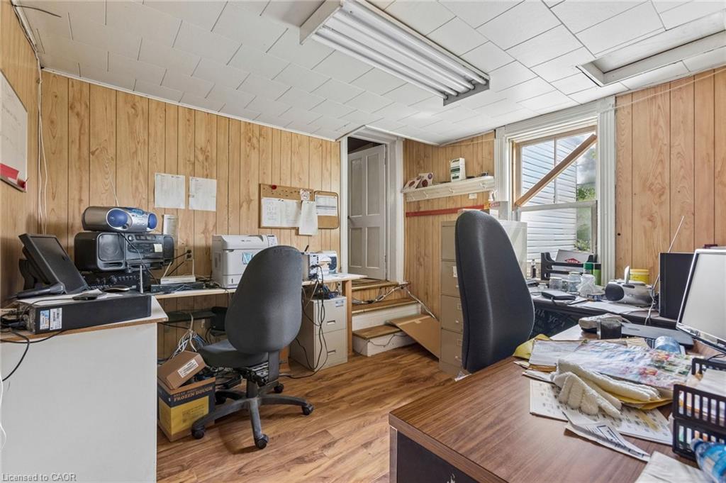 188 Queen Street Property Photo 38