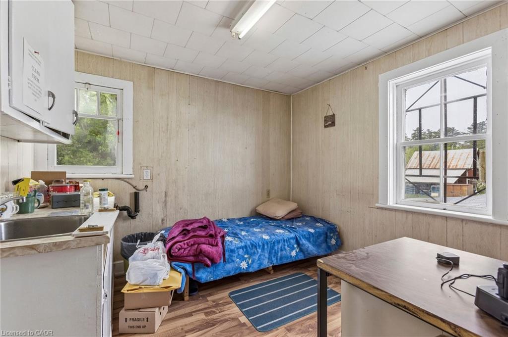 188 Queen Street Property Photo 41