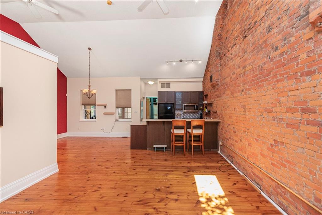 18 Pearl Street S Property Photo 6