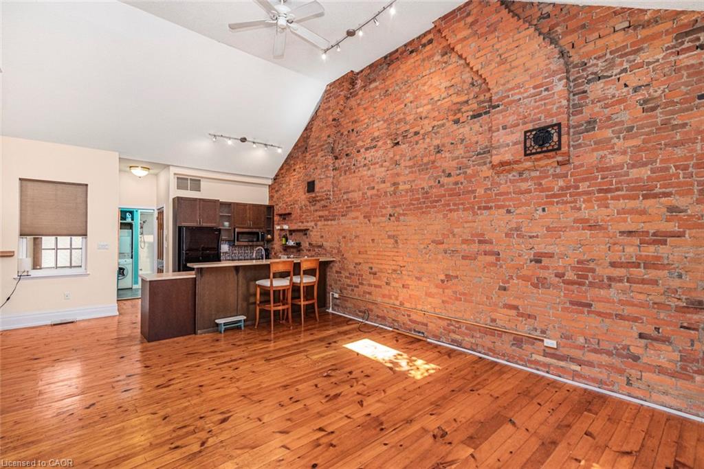 18 Pearl Street S Property Photo 7