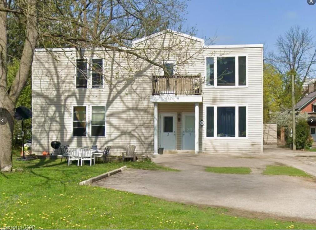 74 William Street W Property Photo 1