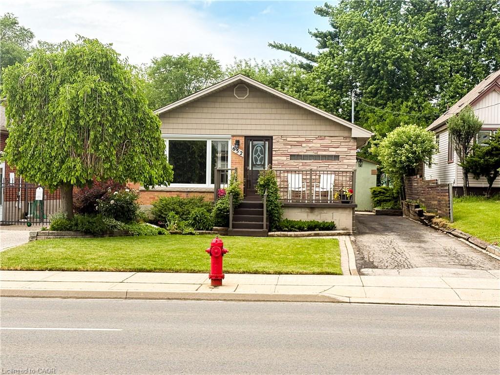 652 Upper Wentworth Street Property Photo 1