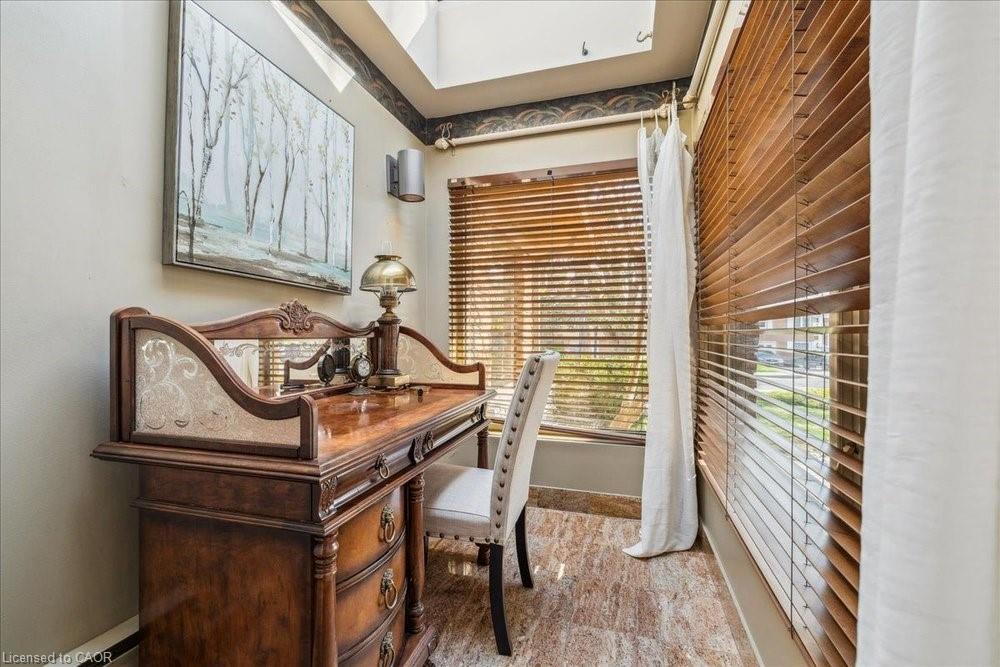 7 Lakegate Drive Property Photo 21