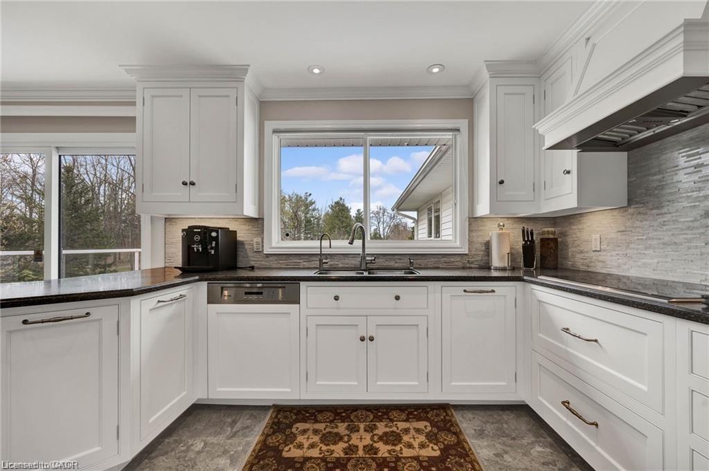 10566 Second Line Property Photo 7