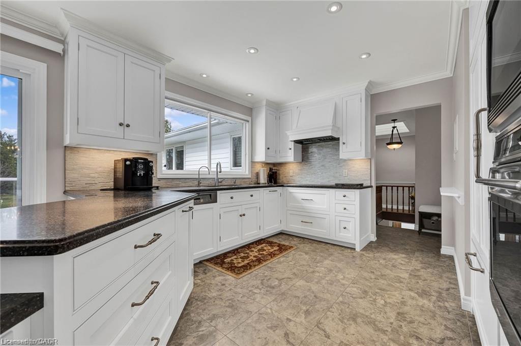 10566 Second Line Property Photo 8