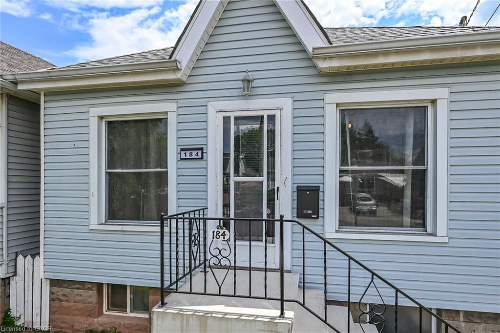 184 London Street N Property Photo 4