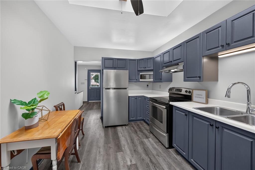 184 London Street N Property Photo 14