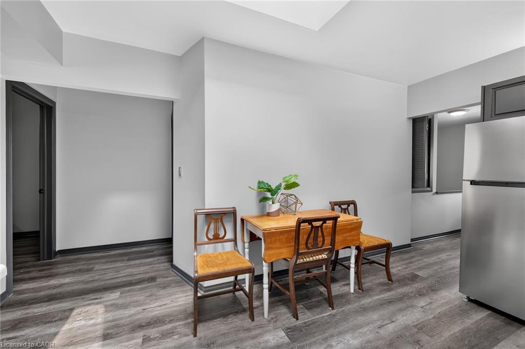 184 London Street N Property Photo 15