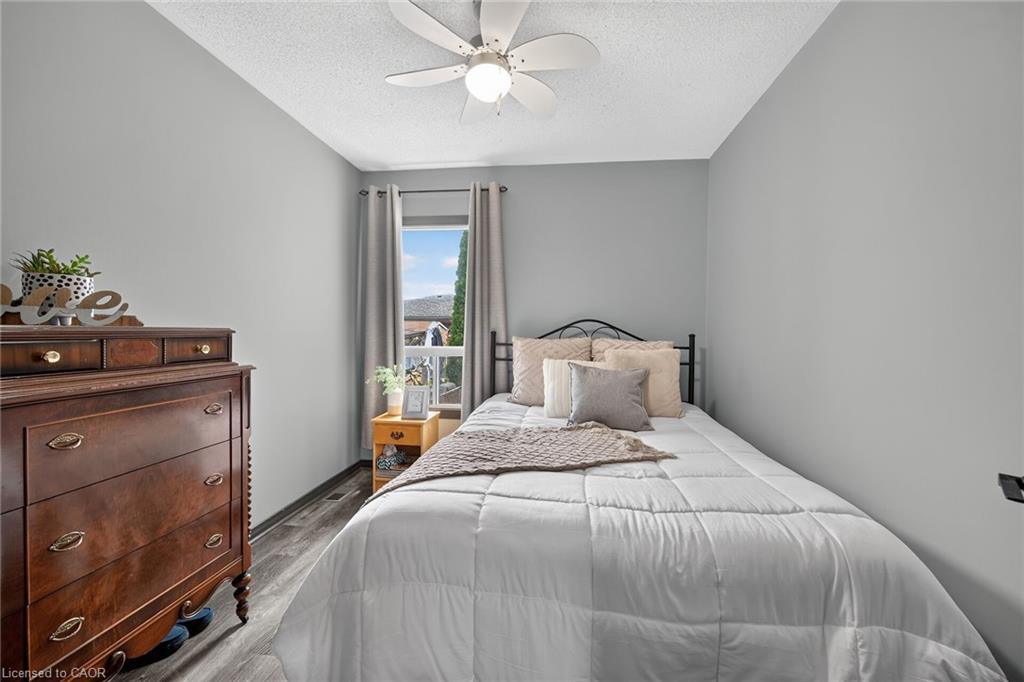 184 London Street N Property Photo 16