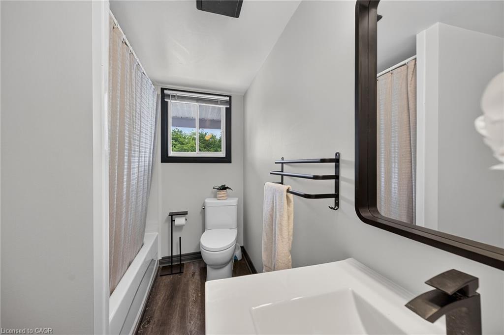 184 London Street N Property Photo 21