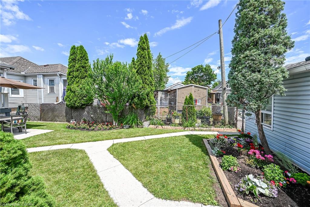 184 London Street N Property Photo 33