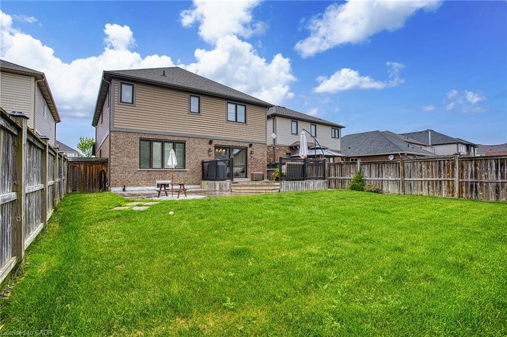 269 Cardinal Crescent Property Photo 43