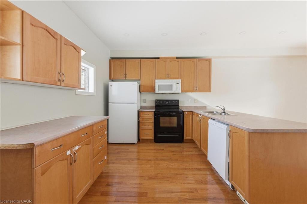 25-100 Beddoe Drive Property Photo 7