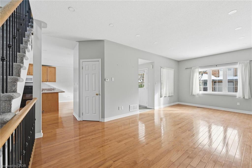 25-100 Beddoe Drive Property Photo 11