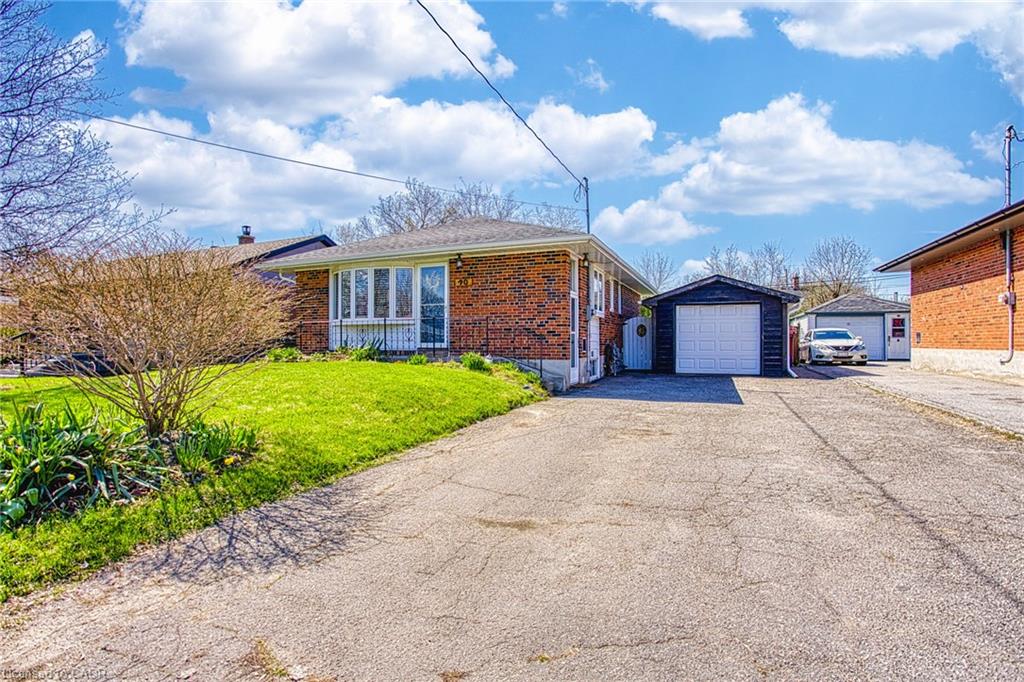 90 Prince Charles Drive Property Photo 2