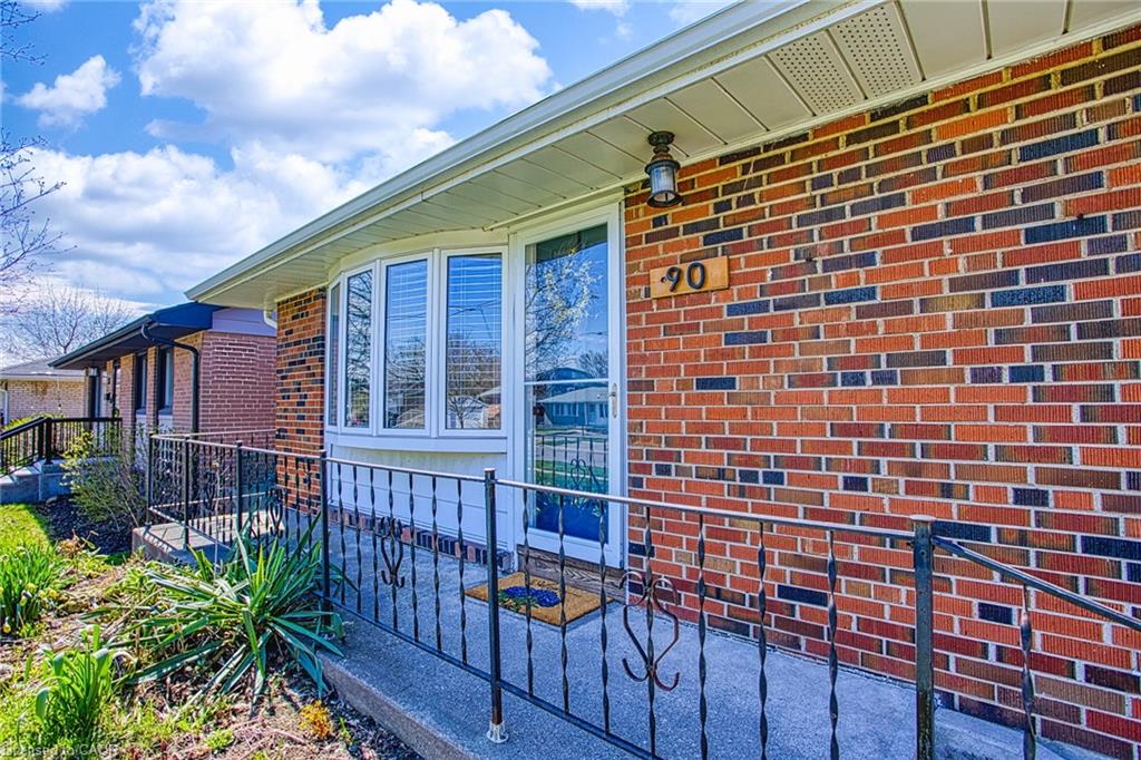 90 Prince Charles Drive Property Photo 4