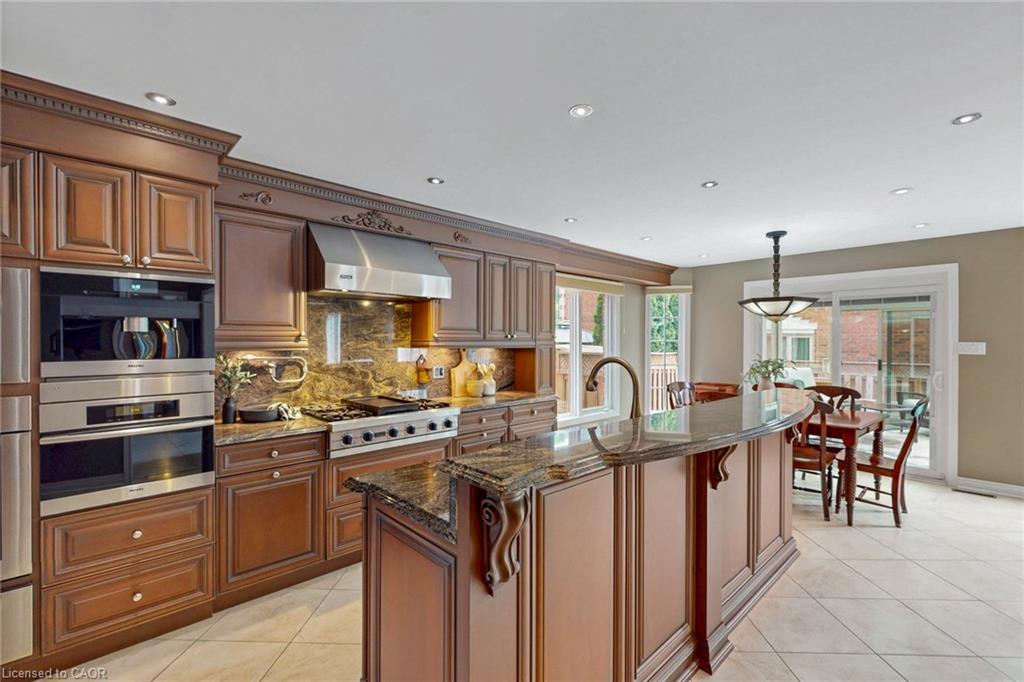 6872 Round Leaf Court Property Photo 8