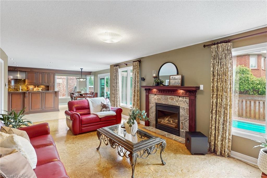 6872 Round Leaf Court Property Photo 15