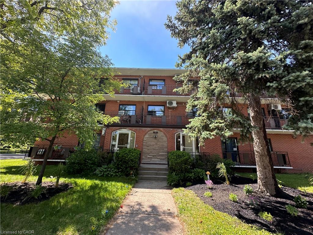 205-50 Hilda Avenue Property Photo 1