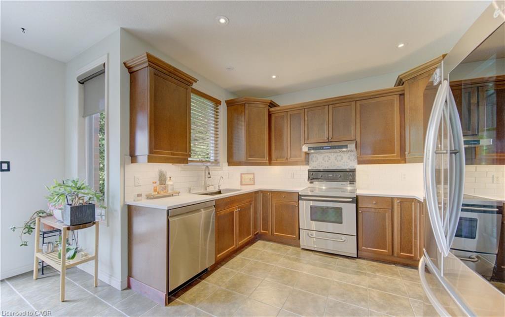 725 Zurich Drive Property Photo 17