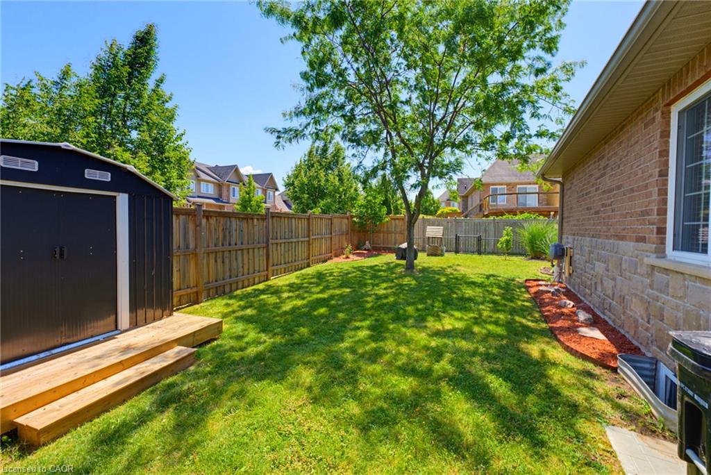934 Zeller Crescent Property Photo 26