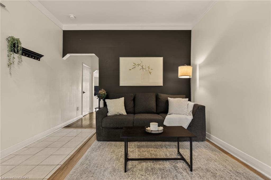 153 Ferrie Street E Property Photo 5