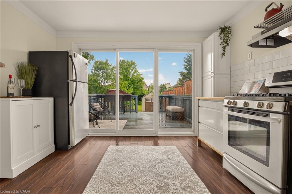 153 Ferrie Street E Property Photo 10
