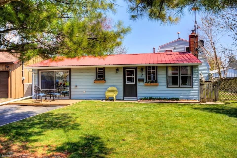 7 Willow Avenue Property Photo 1