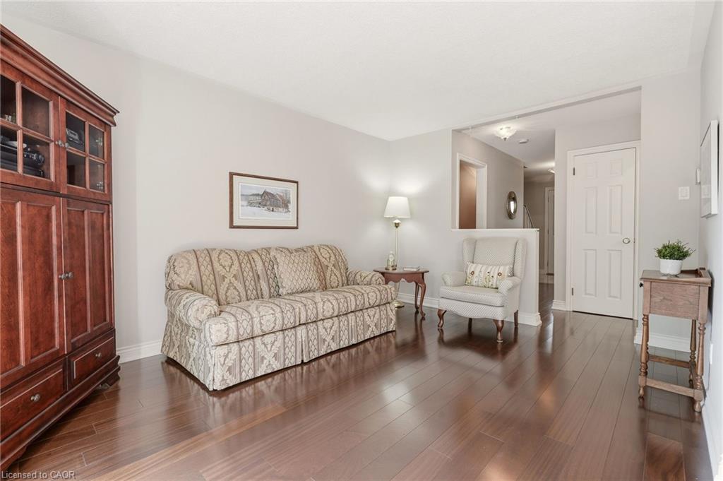 570 Forestwood Crescent Property Photo 9
