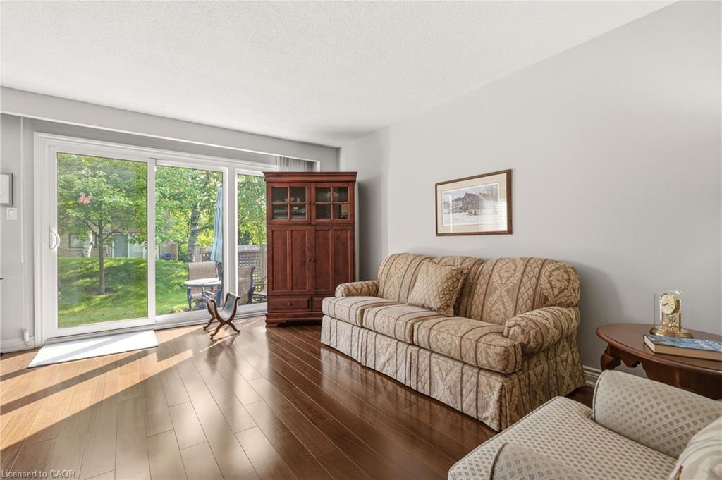 570 Forestwood Crescent Property Photo 10